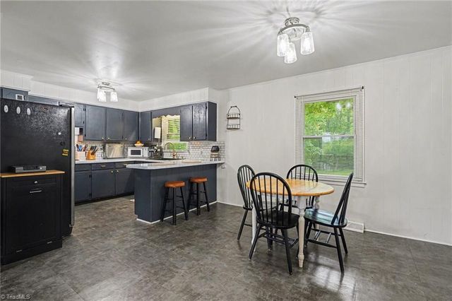 371 Sharon School Road, Statesville, NC 28677