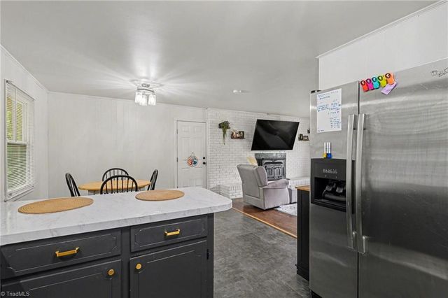 371 Sharon School Road, Statesville, NC 28677