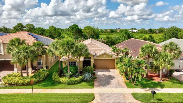 2206 Newport Isles Boulevard, Port St. Lucie, FL 34953