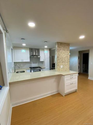 67-97 136th Street A, Flushing, NY 11367