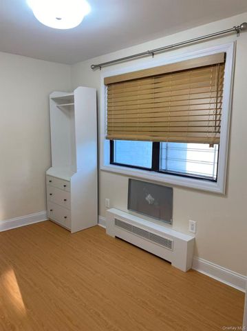 67-97 136th Street A, Flushing, NY 11367