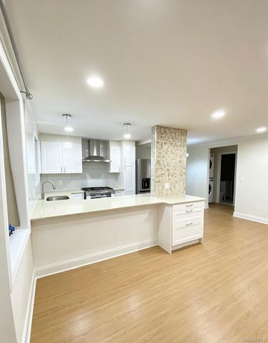 67-97 136th Street A, Flushing, NY 11367