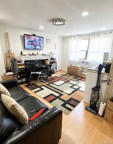 67-97 136th Street A, Flushing, NY 11367