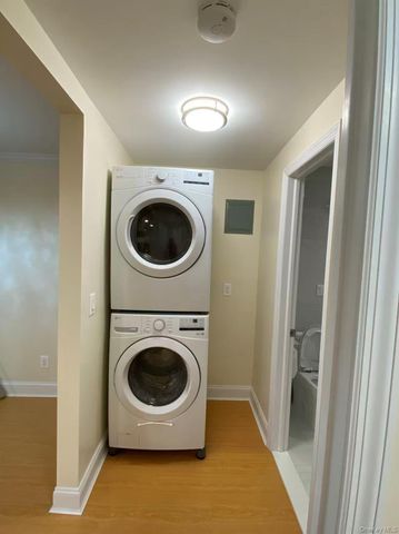 67-97 136th Street A, Flushing, NY 11367