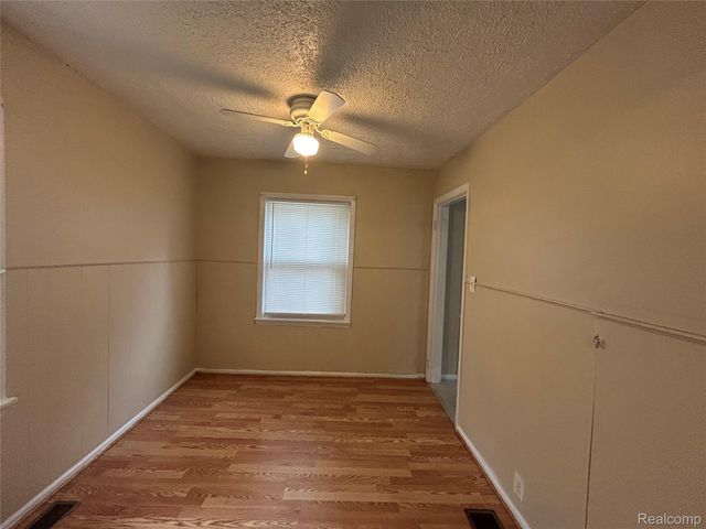 6160 McGuire Street, Taylor, MI 48180