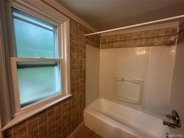 6160 McGuire Street, Taylor, MI 48180