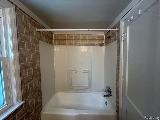6160 McGuire Street, Taylor, MI 48180