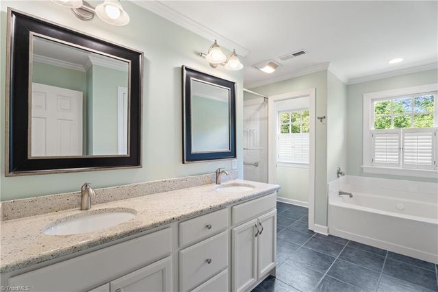 7706 Holly Field Road, Clemmons, NC 27012