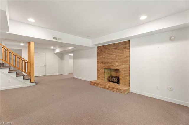 7706 Holly Field Road, Clemmons, NC 27012