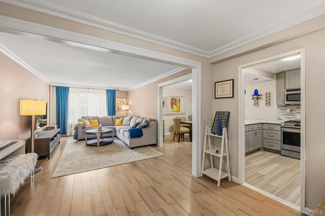14 Westview Avenue 201, Tuckahoe, NY 10707