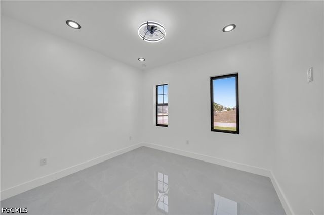 818 NE 10th ST, Cape Coral, FL 33909