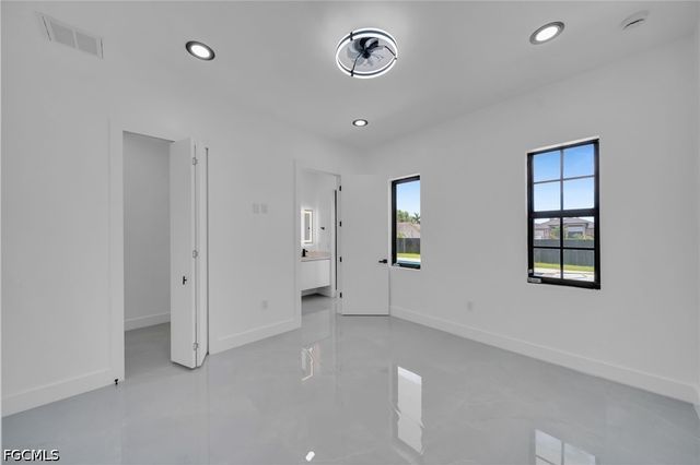 818 NE 10th ST, Cape Coral, FL 33909