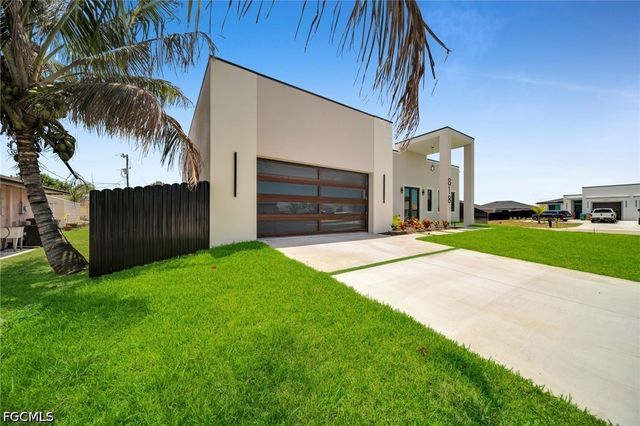 818 NE 10th ST, Cape Coral, FL 33909