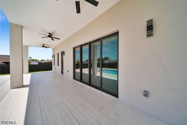 818 NE 10th ST, Cape Coral, FL 33909