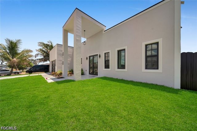 818 NE 10th ST, Cape Coral, FL 33909