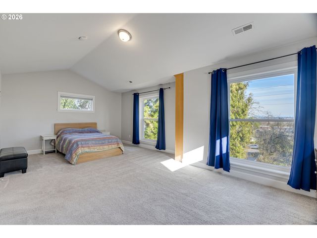 6014 S VIEW POINT Ter, Portland, OR 97239