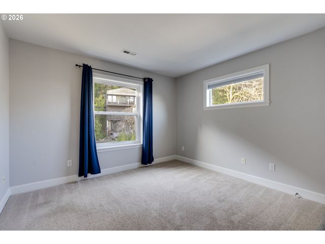 6014 S VIEW POINT Ter, Portland, OR 97239