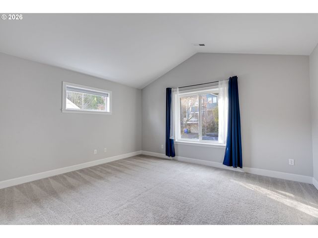 6014 S VIEW POINT Ter, Portland, OR 97239