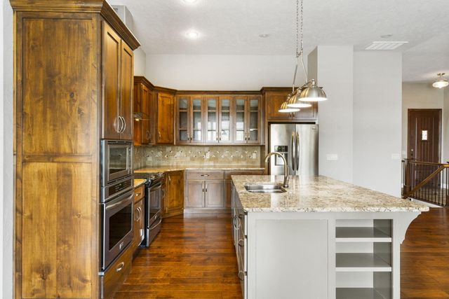 1362 E Siler Parkway, Springfield, MO 65804