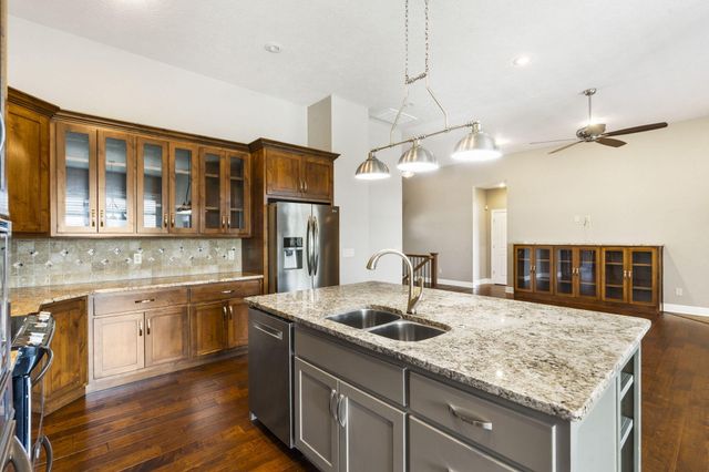 1362 E Siler Parkway, Springfield, MO 65804