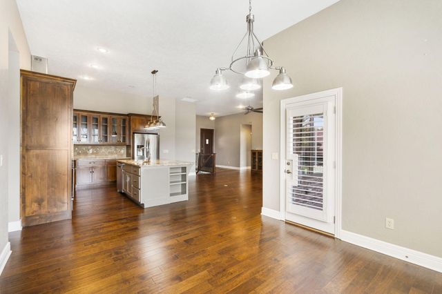 1362 E Siler Parkway, Springfield, MO 65804