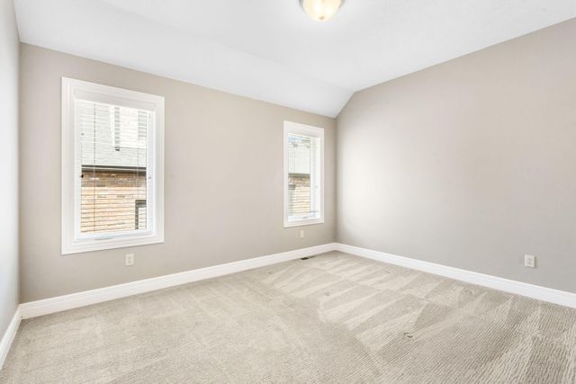 1362 E Siler Parkway, Springfield, MO 65804