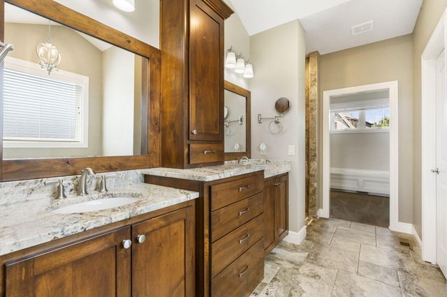 1362 E Siler Parkway, Springfield, MO 65804