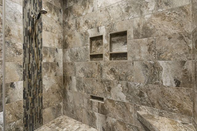 1362 E Siler Parkway, Springfield, MO 65804