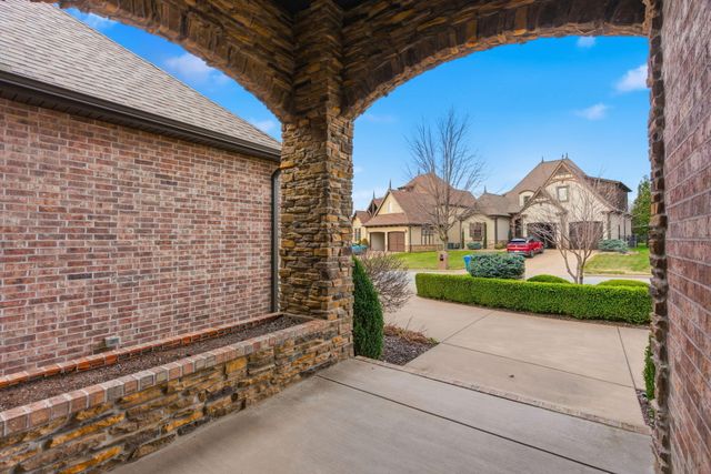 1362 E Siler Parkway, Springfield, MO 65804