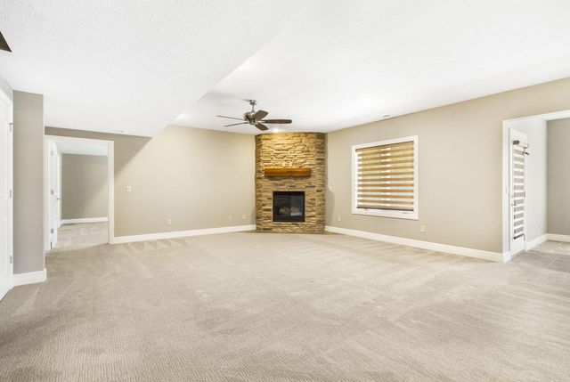 1362 E Siler Parkway, Springfield, MO 65804