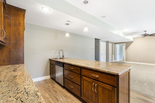 1362 E Siler Parkway, Springfield, MO 65804