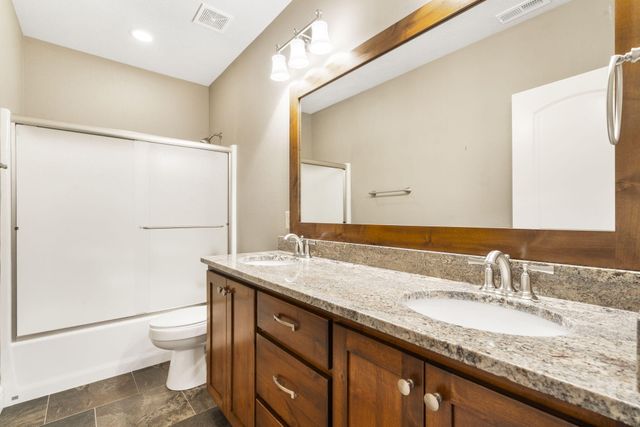 1362 E Siler Parkway, Springfield, MO 65804