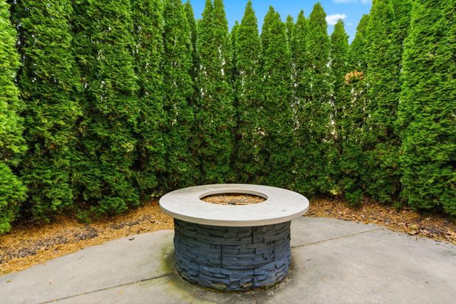 1362 E Siler Parkway, Springfield, MO 65804