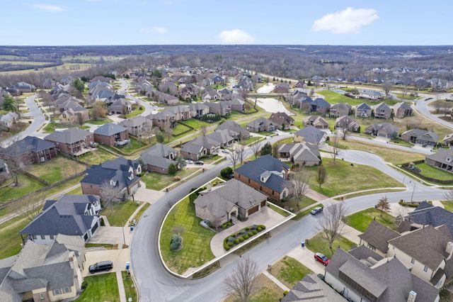 1362 E Siler Parkway, Springfield, MO 65804