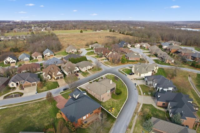 1362 E Siler Parkway, Springfield, MO 65804