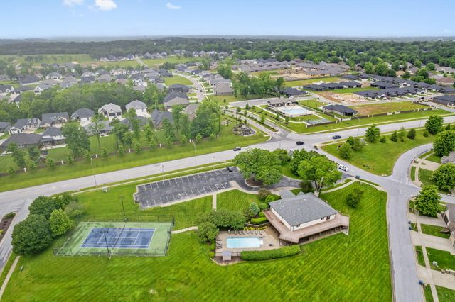 1362 E Siler Parkway, Springfield, MO 65804