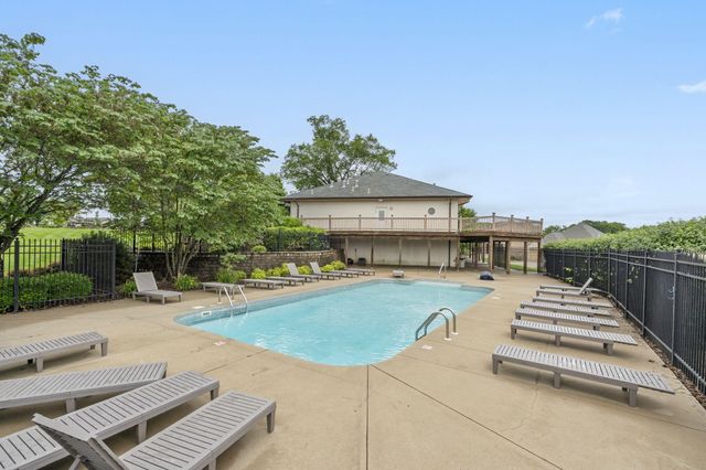 1362 E Siler Parkway, Springfield, MO 65804