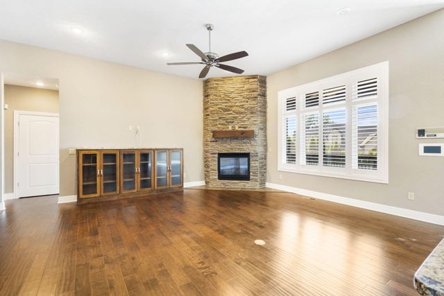 1362 E Siler Parkway, Springfield, MO 65804