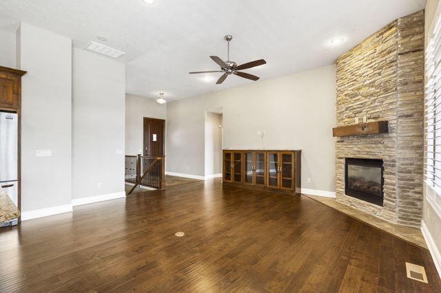 1362 E Siler Parkway, Springfield, MO 65804