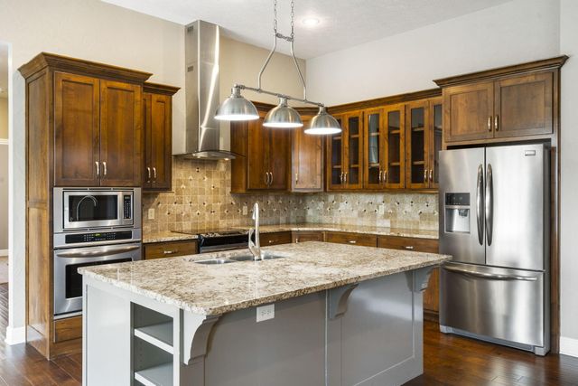 1362 E Siler Parkway, Springfield, MO 65804