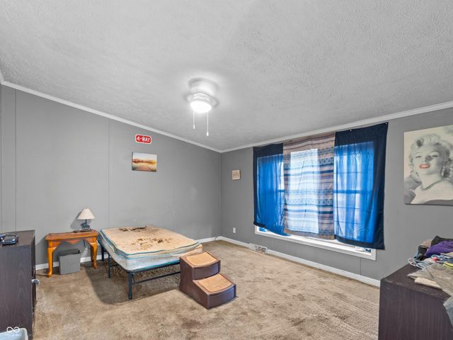 928 S Broadway Street, Pendleton, IN 46064