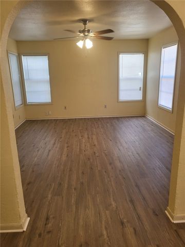 4730 Kendall Dr, Corpus Christi, TX 78415