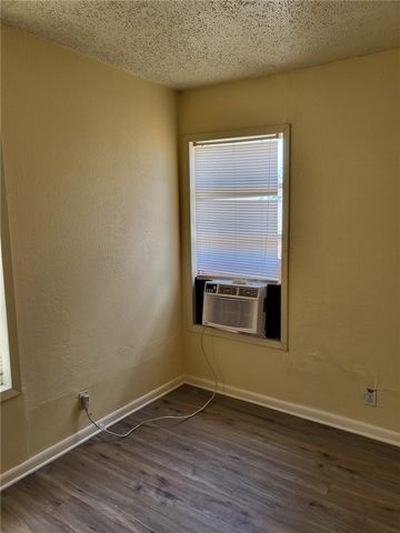 4730 Kendall Dr, Corpus Christi, TX 78415