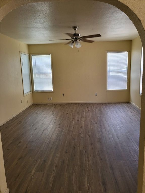 4730 Kendall Dr, Corpus Christi, TX 78415 — photo 3