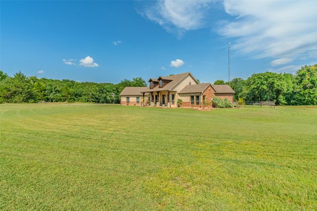 239 County Road 4105, Bonham, TX 75418
