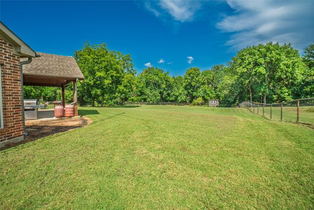239 County Road 4105, Bonham, TX 75418