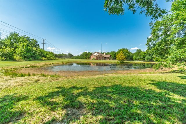 239 County Road 4105, Bonham, TX 75418