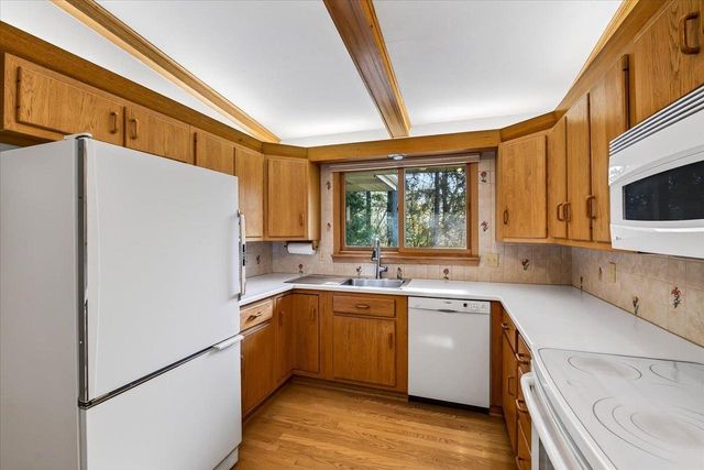 6401 Purcell Road, Belleville, WI 53508