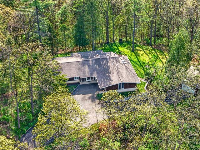 6401 Purcell Road, Belleville, WI 53508