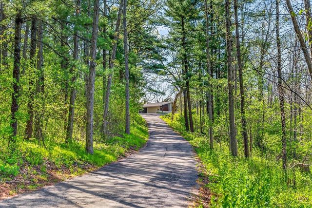6401 Purcell Road, Belleville, WI 53508